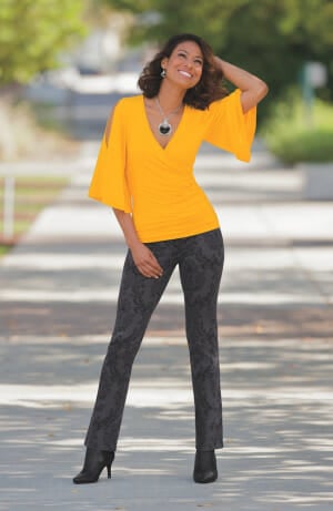Meeting up with friends is a great opportunity to try out a more daring office outfit. We're not talking short hemlines and small straps - try bold colors instead! 