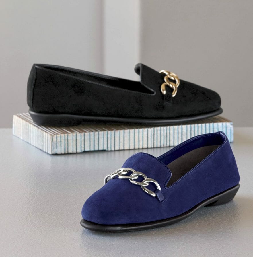 black & blue flats