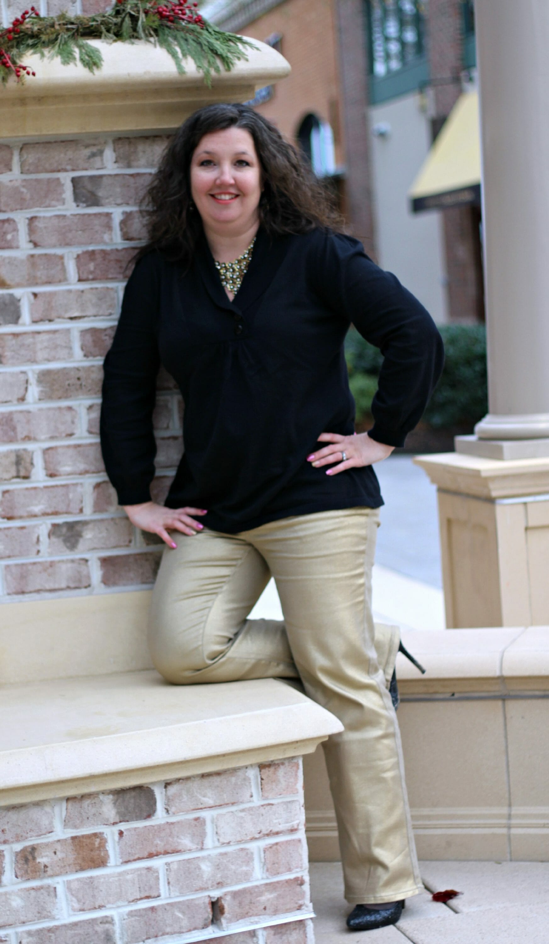 Blogger wearing Monroe and Main gold pants