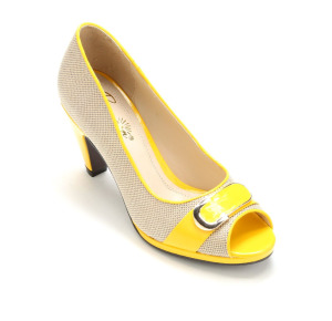 Yellow faux raffia and patent polyurethane shoe with 3 inch heel