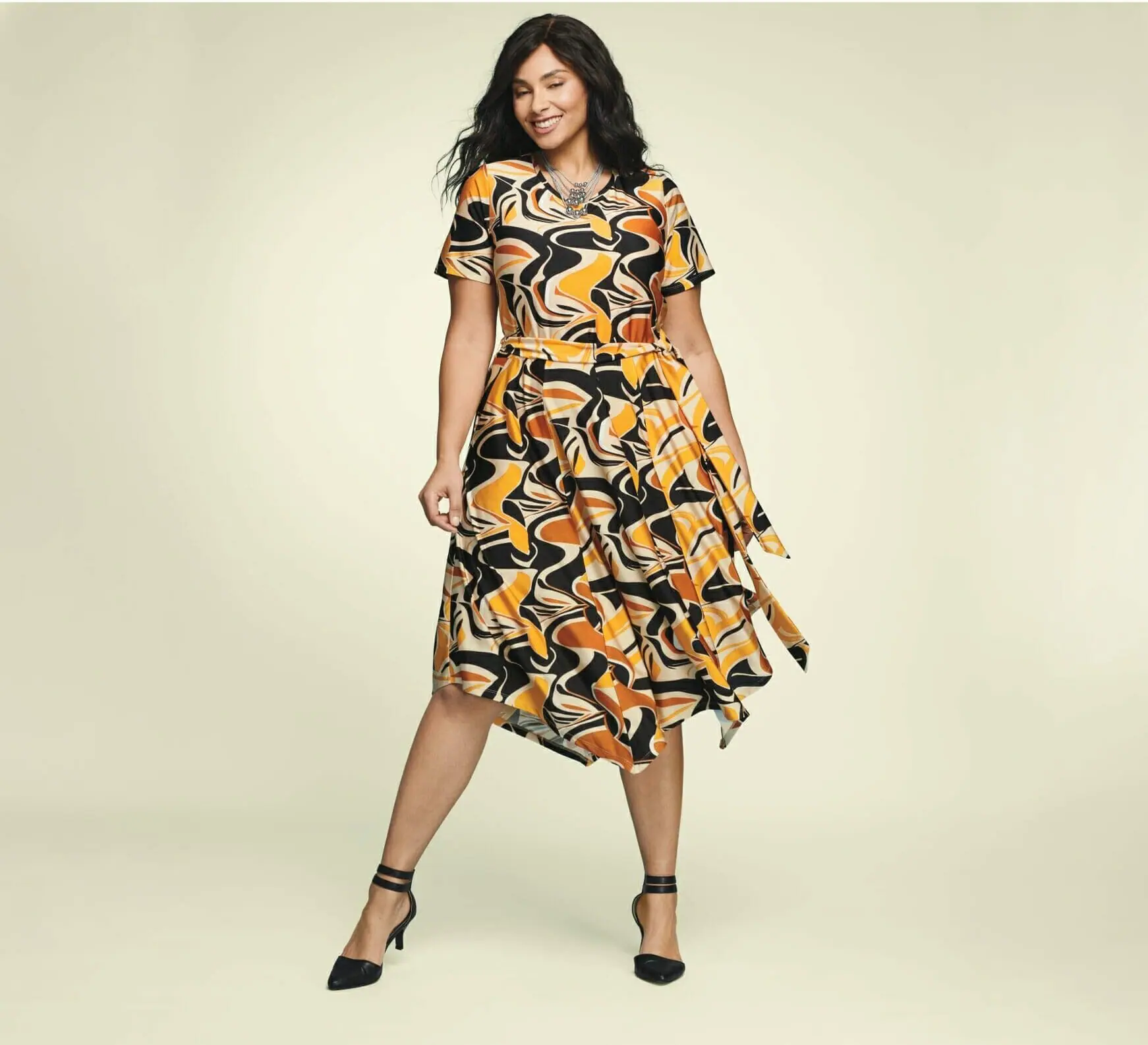 My XL  set is a great outfit idea for Thanksgiving - I loved the  color on my midsize curvy shape